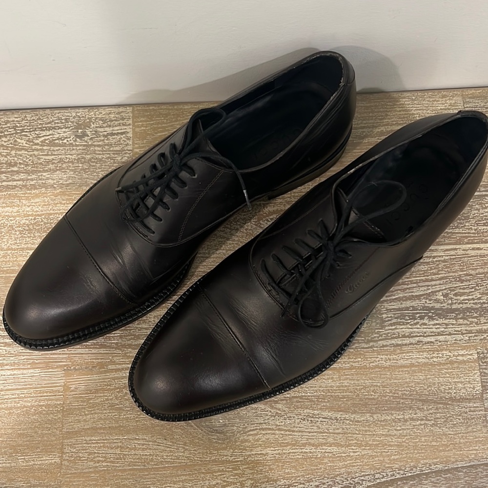 Gucci men’s Oxford black size 7.